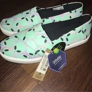 Toms Glow In The Dark Alien Slip On Shoes NWT